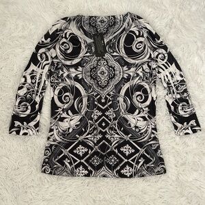 Elegant Black and White Patterned Women's Top